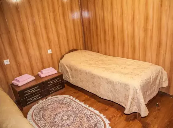 «Семейный» TWIN+TWIN (Малый корпус). Гостиница «Кристалл». Домбай-гостиницы «Семейный» TWIN+TWIN (Малый корпус). Гостиница «Кристалл». Домбай-гостиницы