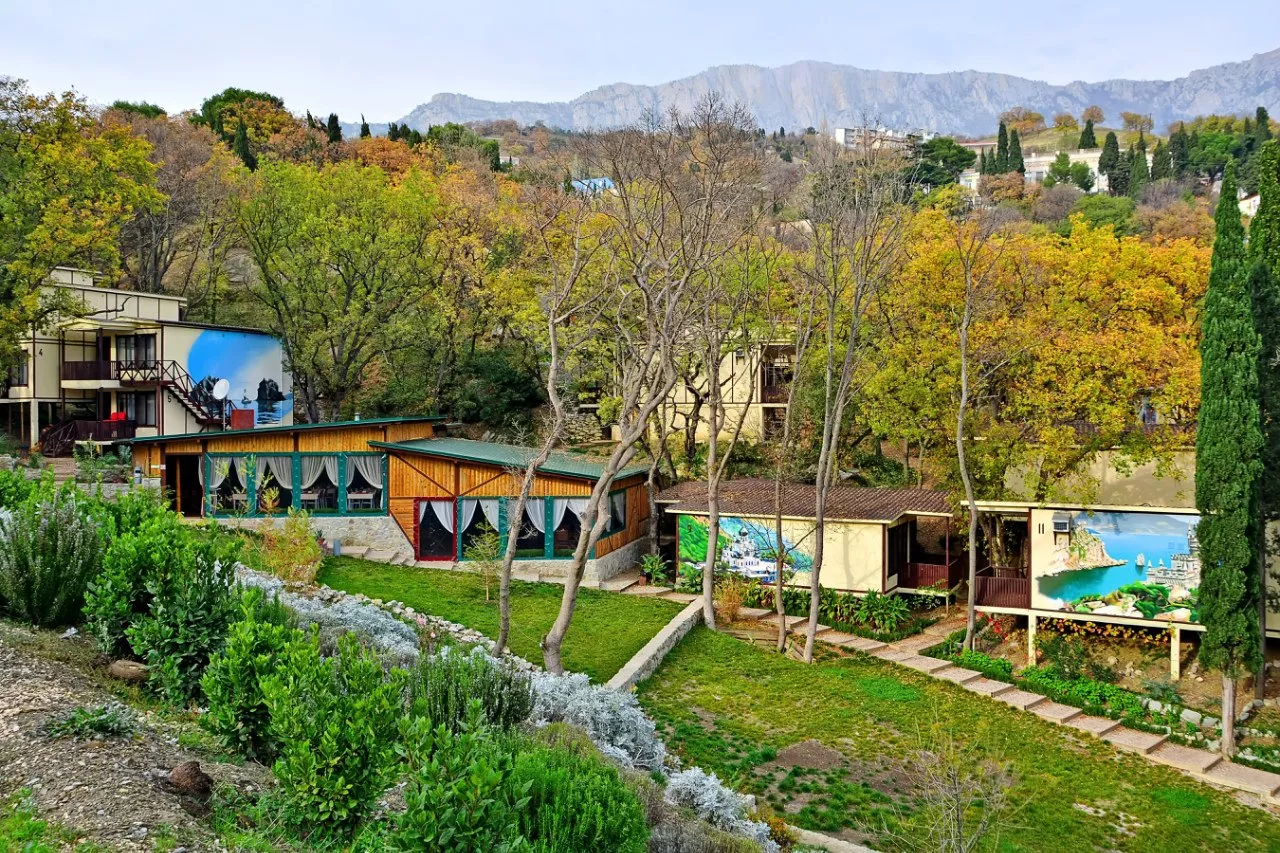 . Гостиничный комплекс Зеленый мыс. Алупка