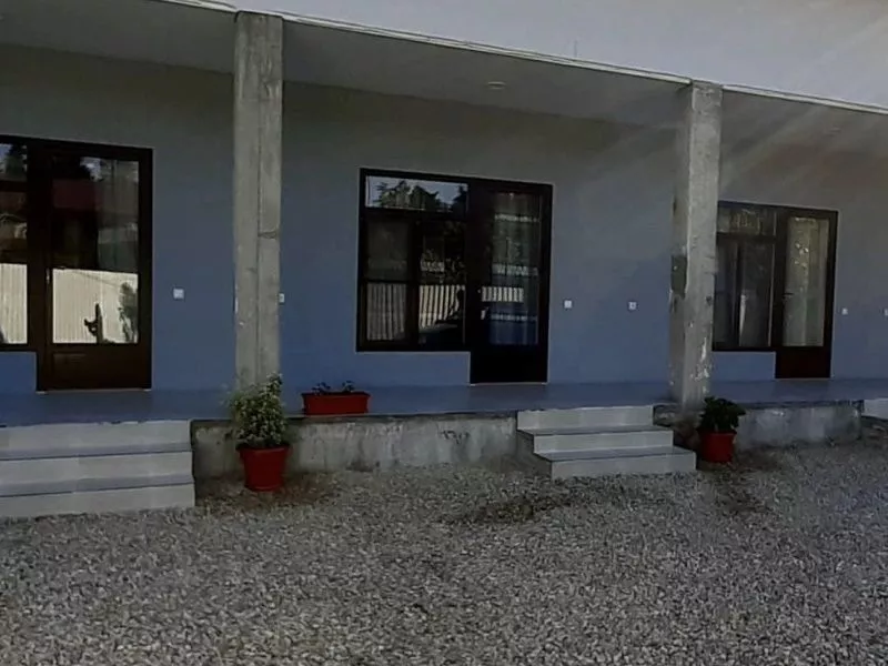 . Гостевой дом Paris . Пицунда