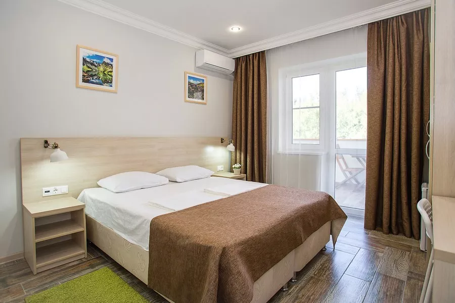 Стандарт с балконом. Пансионат Дублин-Дельфин . Нижнее Джемете Стандарт с балконом. Пансионат Дублин-Дельфин . Нижнее Джемете