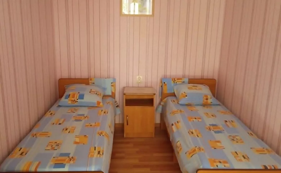 Двухместный номер с удобствами. Гостевой дом "Алина" - Голубицкая. Голубицкая