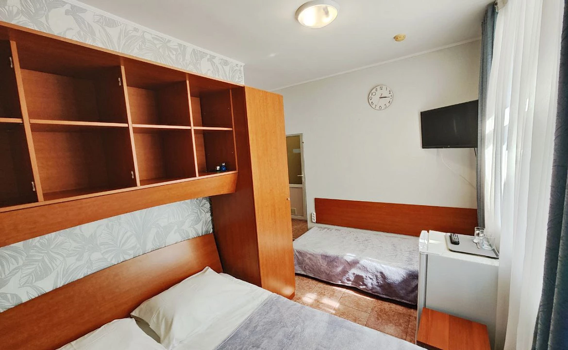 3-х местный номер Стандарт. Гостевой дом "Регион 86" . Адлер