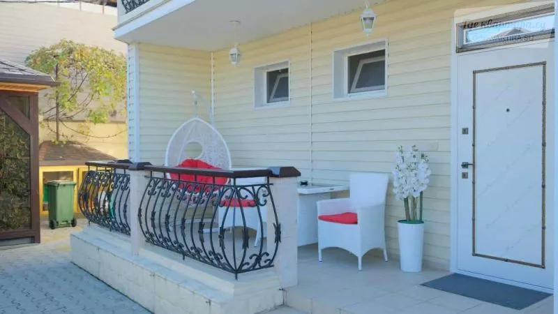 . Коттедж "Регина" . Адлер