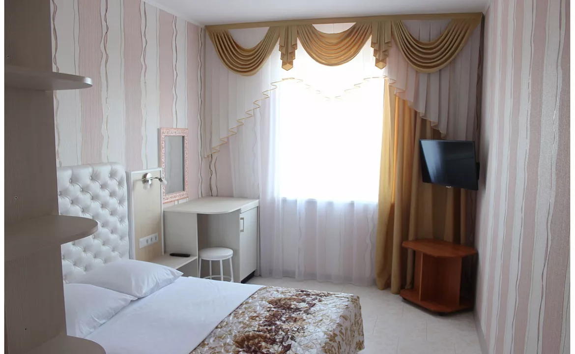 2-х местный люкс.  Частный отель Экватор. Береговое