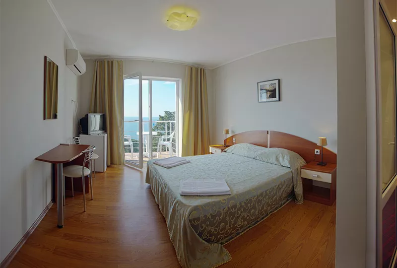 Двухместный с видом на море. Гостевой дом "Кедр-Запад". Алупка