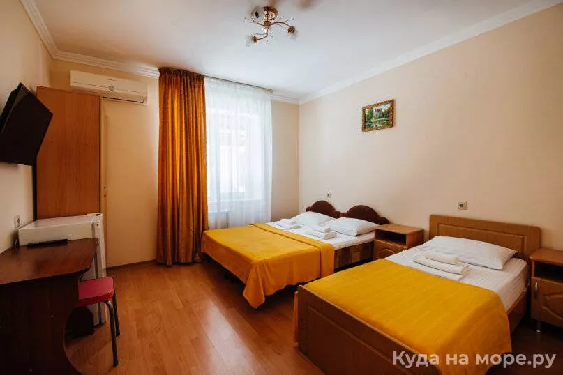 Трехместный номер «Стандарт». Гостевой дом "Lilona". Лазаревское