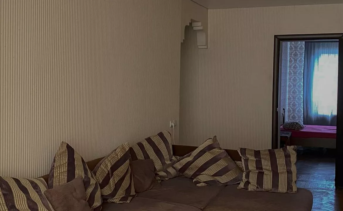 Двухкомнатная квартира под ключ. Двухкомнатная квартира у рынка . Гагра