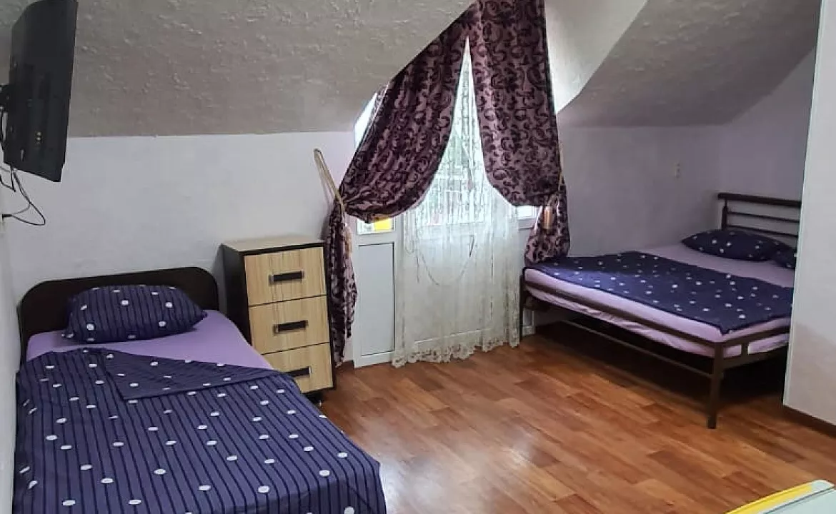 С удобствами на 2, 3, 4 и 5 человек. Гостевой дом ОРИОН. Ольгинка