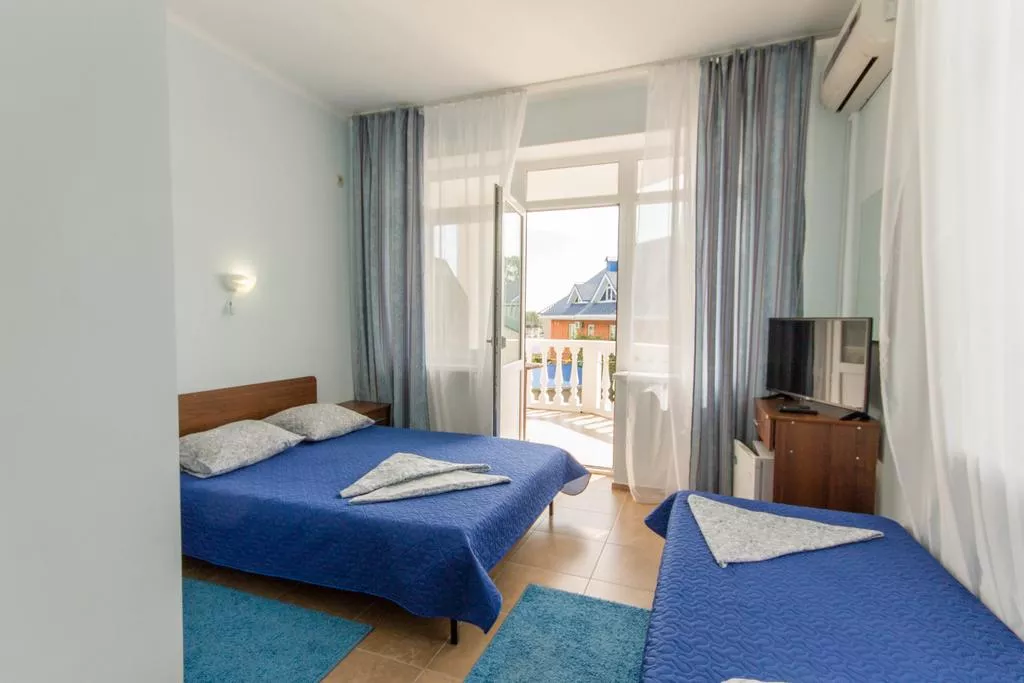 Студия. Гостиница "Мелия". Лазаревское