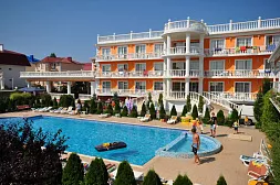 Курортный отель "Апельсин" Курортный отель "Апельсин"