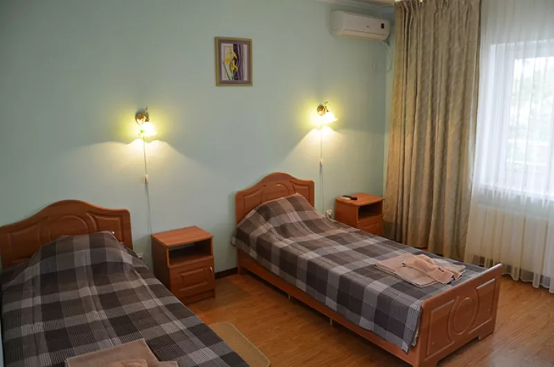 Стандарт 2-х местный. Гостиница "На Эскадронной". Евпатория Стандарт 2-х местный. Гостиница "На Эскадронной". Евпатория