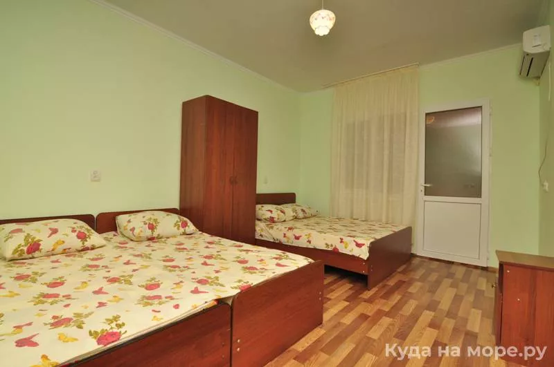 4-х местный «Стандарт» с дополнительным местом. Частный сектор «У Ануш». Пицунда