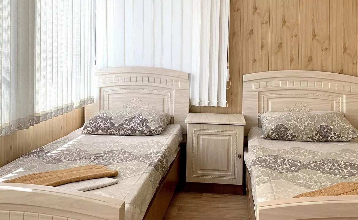 Семейный двухкомнатный номер с кухней и верандой. Гостевой комплекс "Буэнос Диас". Совет-Квадже