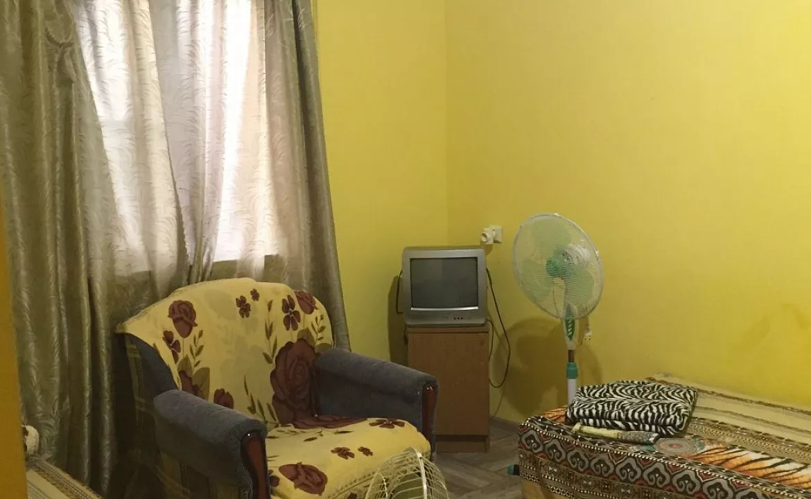 Трехместный «Эконом» 2 этаж. Гостевой дом на Комарова 17. Витязево