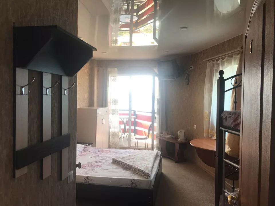 2-й этаж 5-й номер. Гостевой дом "Орджо и Море". Орджоникидзе