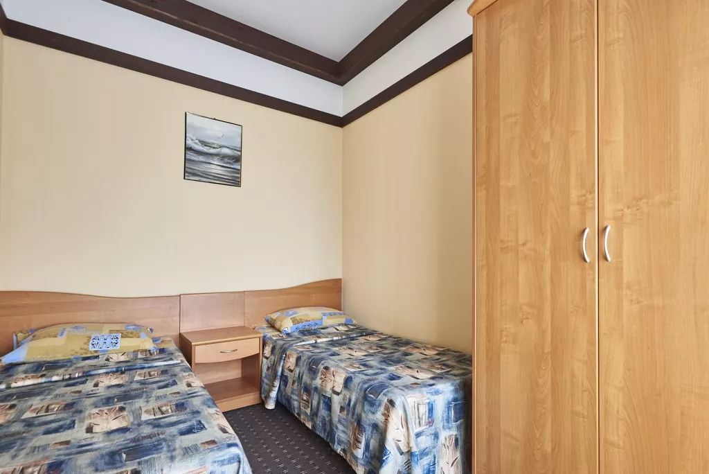 «Фэмили» — двухкомнатный номер. Пансионат "Лад" ★★★. Макопсе «Фэмили» — двухкомнатный номер. Пансионат "Лад" ★★★. Макопсе