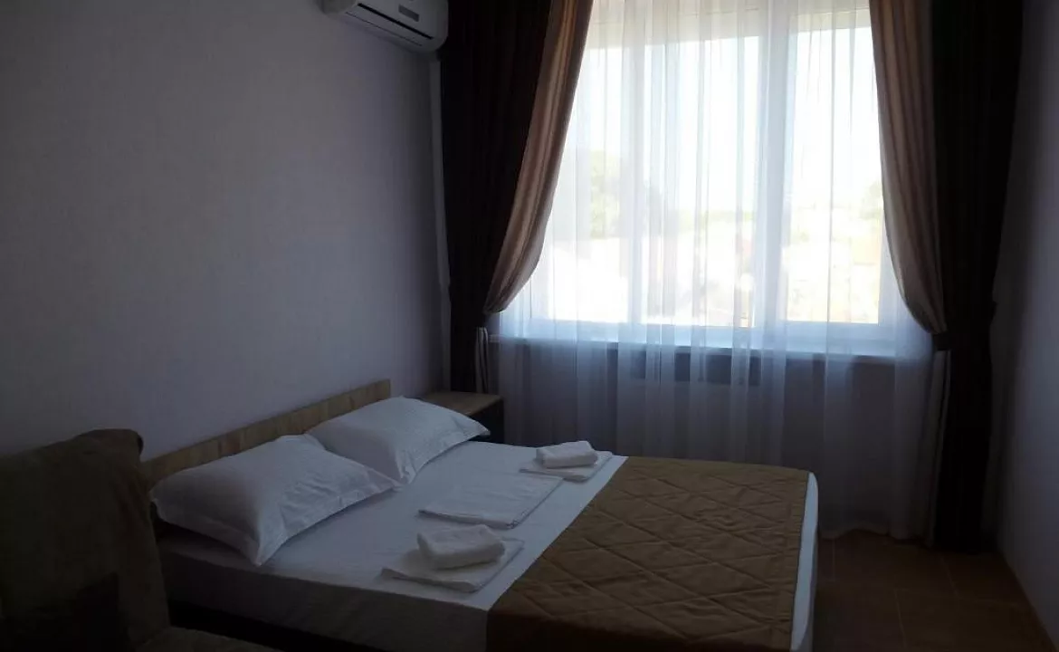 Трехместный стандарт. Гостиница "Центральная". Анапа