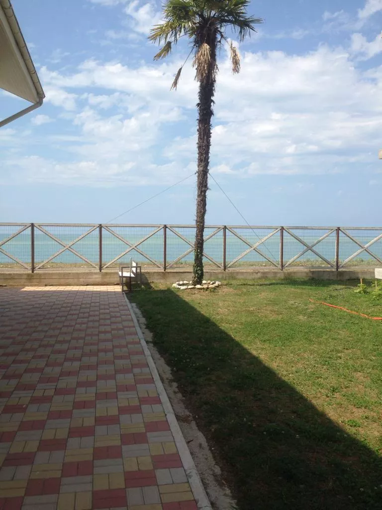 . Гостевой дом "Золотые пески". Гудаута