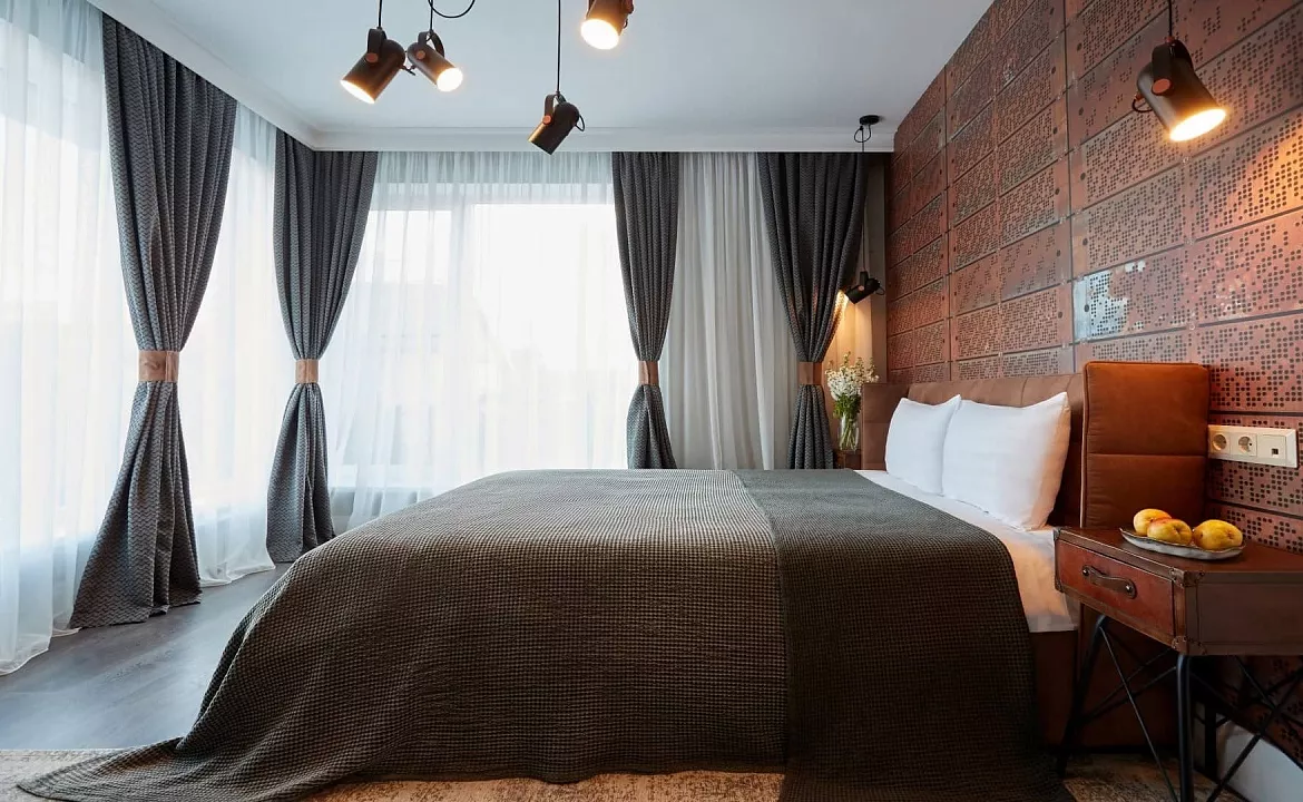 Семейный номер с двумя спальнями (первый этаж). Отель «HILLS POLYANA». Красная Поляна