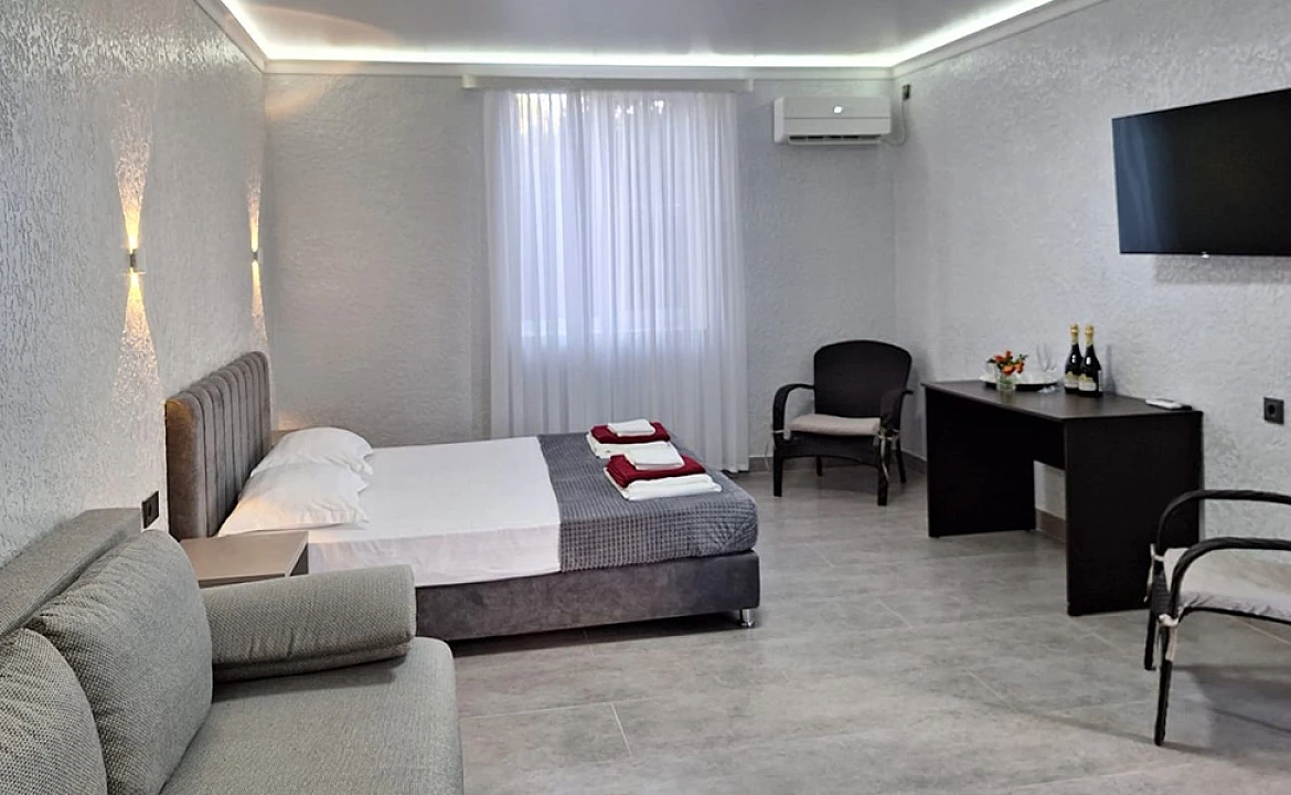 Полулюкс большой . Гостиница Аква Вилла Багмаран . Сухум