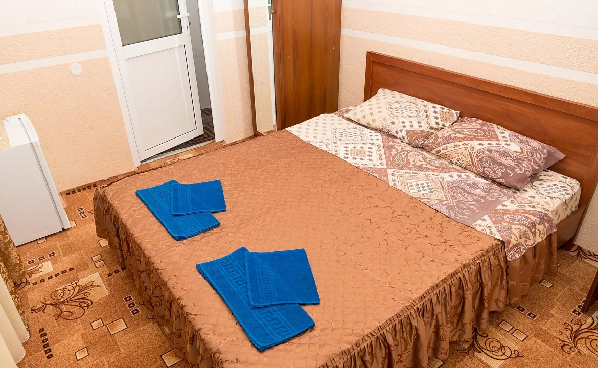 Двухместный номер класса стандарт со всеми удобствами. Гостевой дом "Ника" - Анапа. Анапа Двухместный номер класса стандарт со всеми удобствами. Гостевой дом "Ника" - Анапа. Анапа