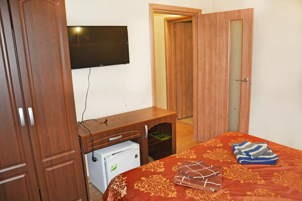 2-х местный номер . Гостевой дом "Радуга". Витязево 2-х местный номер . Гостевой дом "Радуга". Витязево