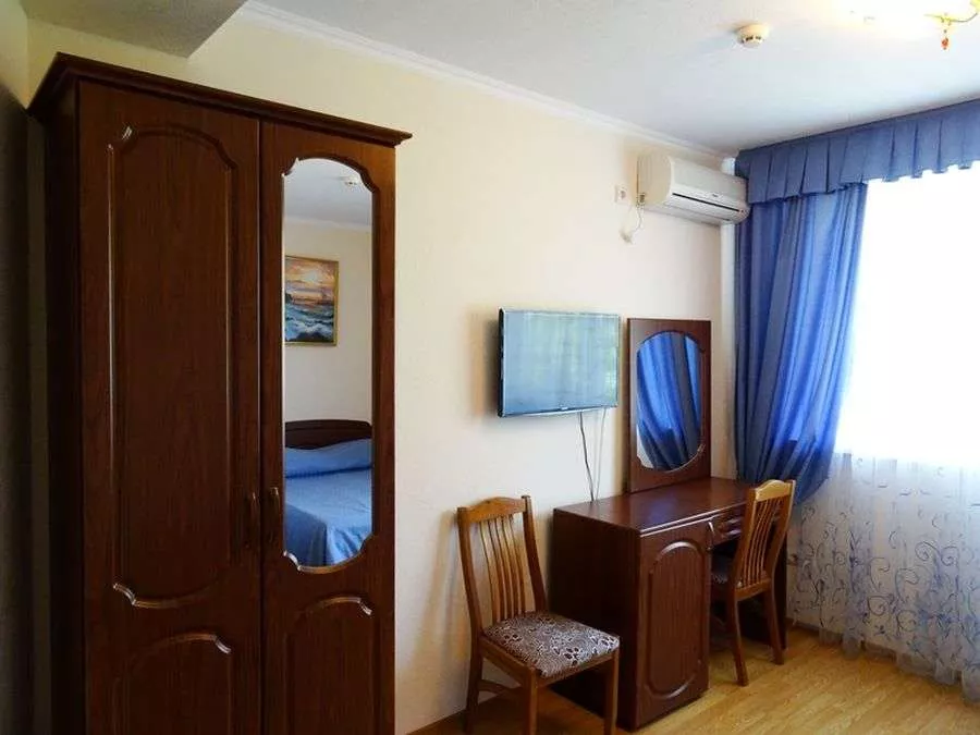 . Гостиница "Милана". Лазаревское