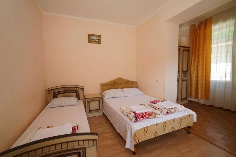 Стандарт 3-х местный. Гостевой дом Дубовая роща. Лермонтово Стандарт 3-х местный. Гостевой дом Дубовая роща. Лермонтово