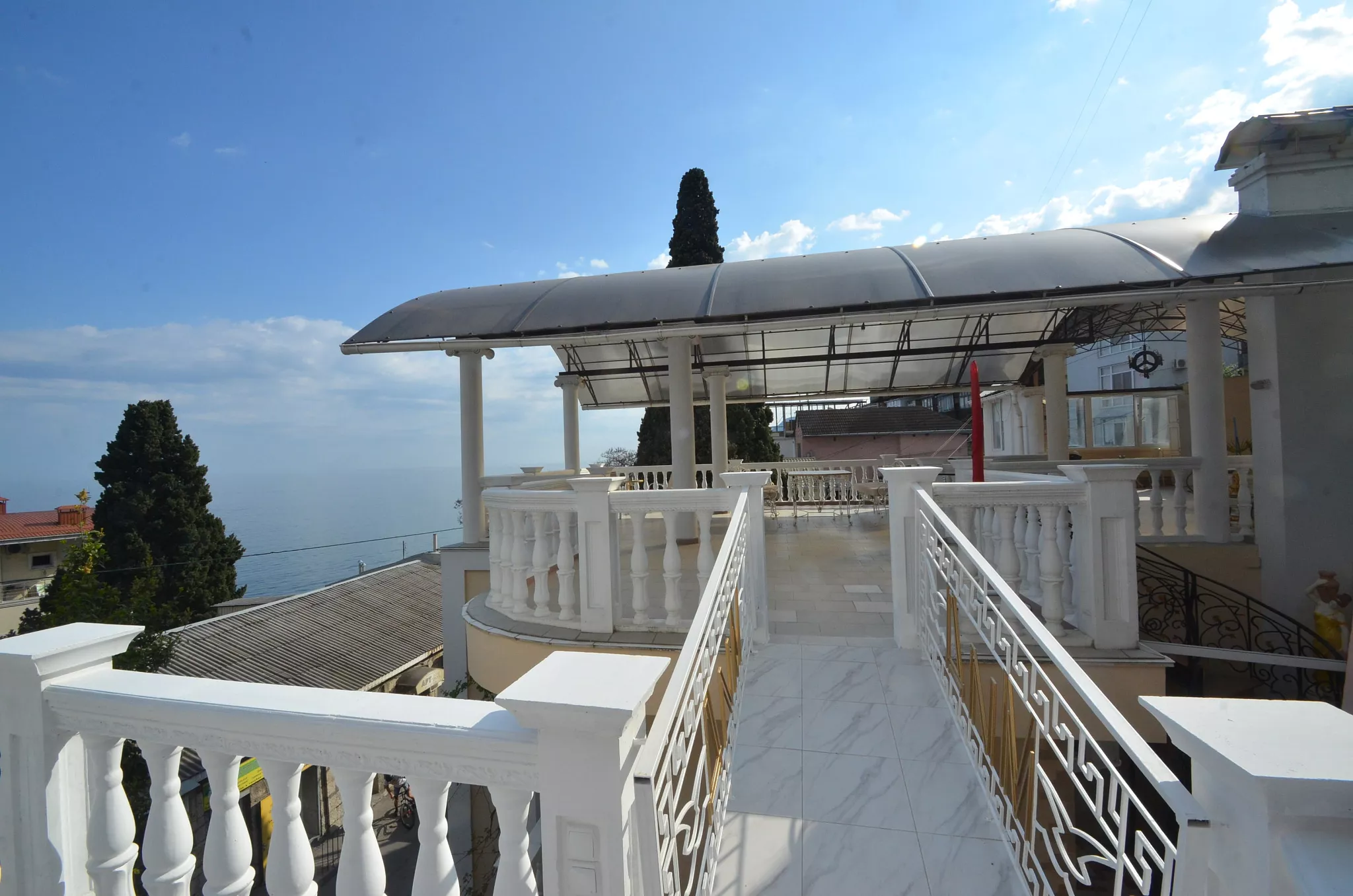 . Гостевой дом частный "Мид". Ялта