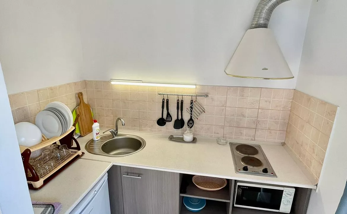 Улучшенный четырёхместный с кухней 3. Гостевой дом Тихий дворик - Орджоникидзе. Орджоникидзе