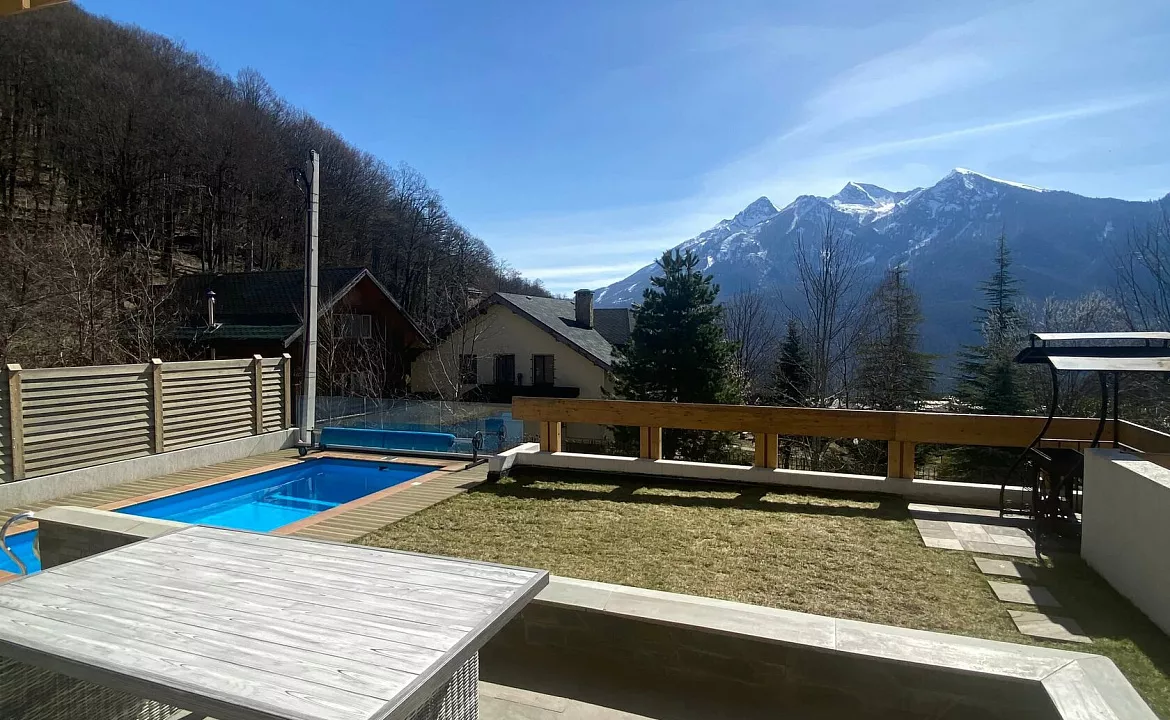 Шале 200 м. Жилье посуточно "СЧАСТЬЕ В ГОРАХ". Красная Поляна