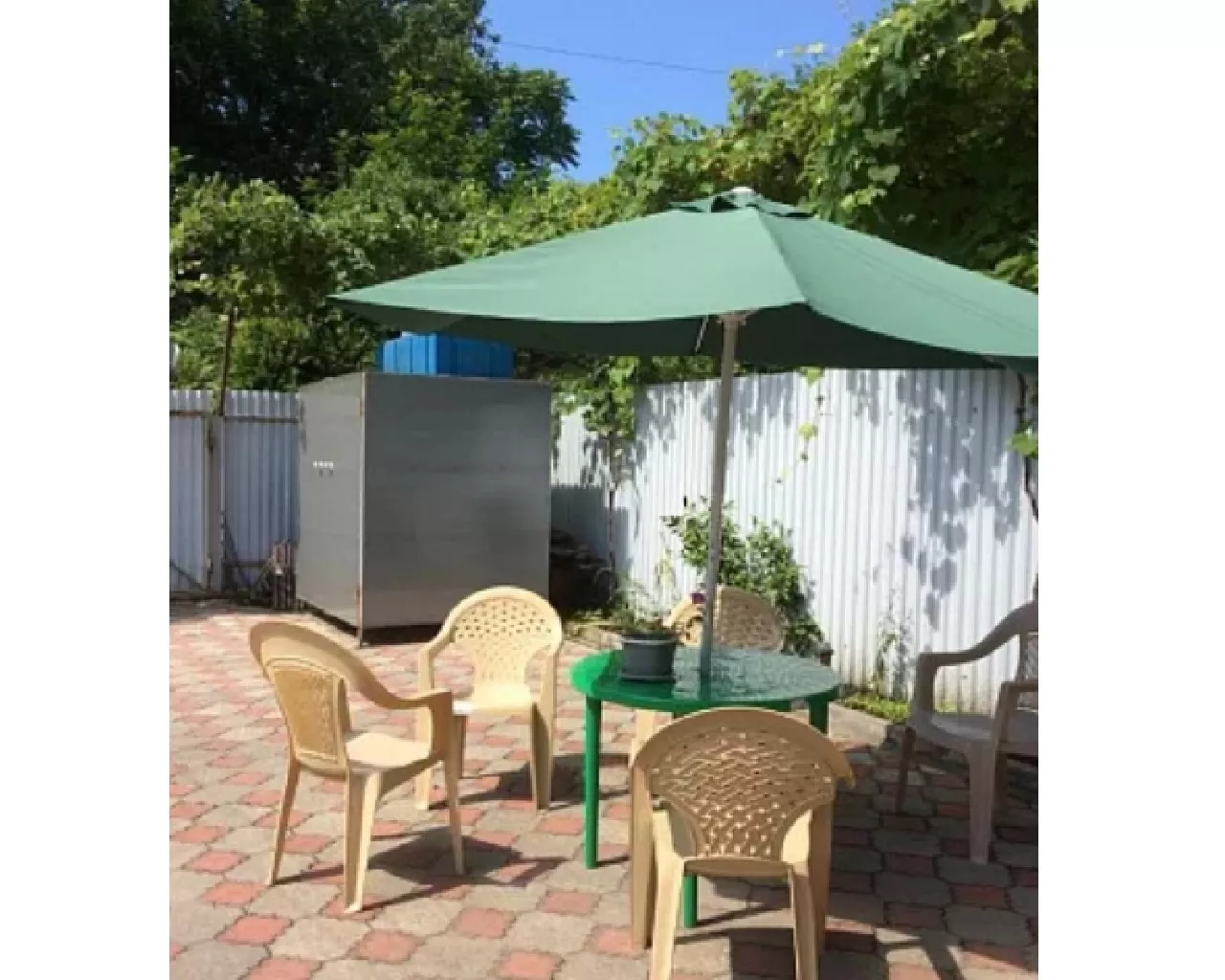 . Частный сектор Две сестры. Сухум