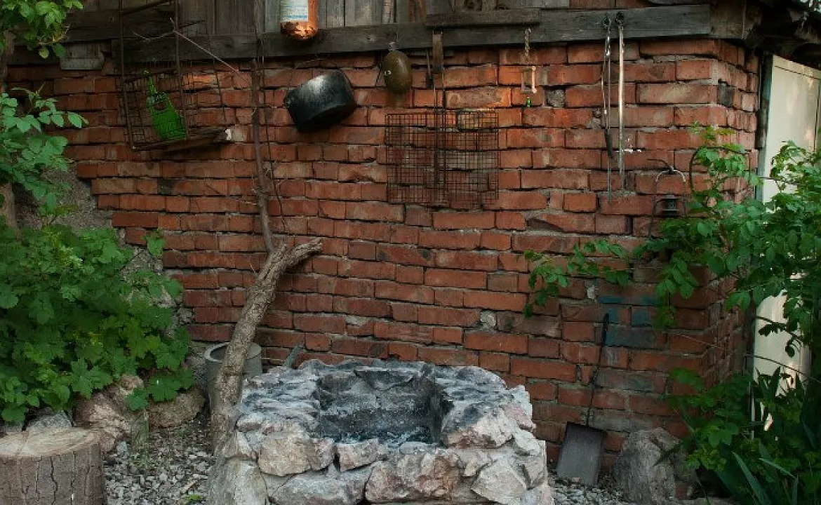 БУНГАЛО С ТЕРРАСОЙ. Гостевой дом «Ясеневая роща». Балаклава БУНГАЛО С ТЕРРАСОЙ. Гостевой дом «Ясеневая роща». Балаклава