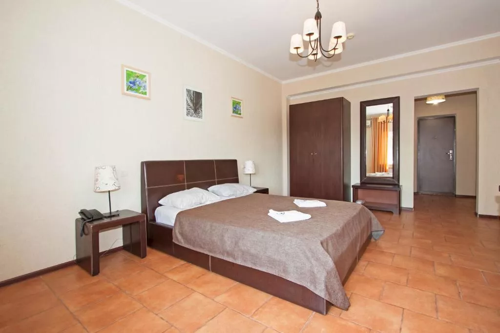 2-х местный полулюкс видом на бассейн (с балконом). Отель "Феличи". Витязево 2-х местный полулюкс видом на бассейн (с балконом). Отель "Феличи". Витязево