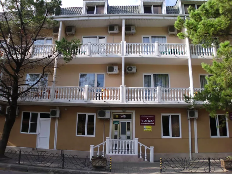 . Гостиница "Парма" . Лазаревское
