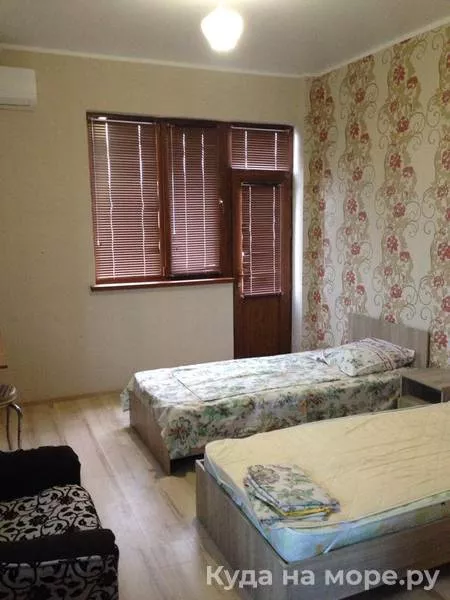 Трёхместный номер 1 этаж. Гостевой дом "Private house". Сухум