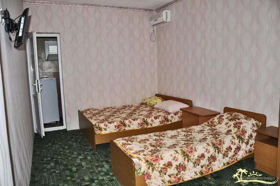 2-3-4-5-и местный. Гостевой дом СЛАВИЯ . Анапа