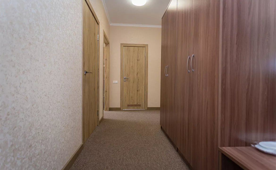 Апартаменты с балконом. Апартаменты "Гости". Красная Поляна