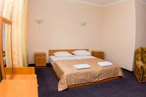 Стандарт 2х местный,с удобствами и кондиционером. Гостевой дом "Ива". Коктебель