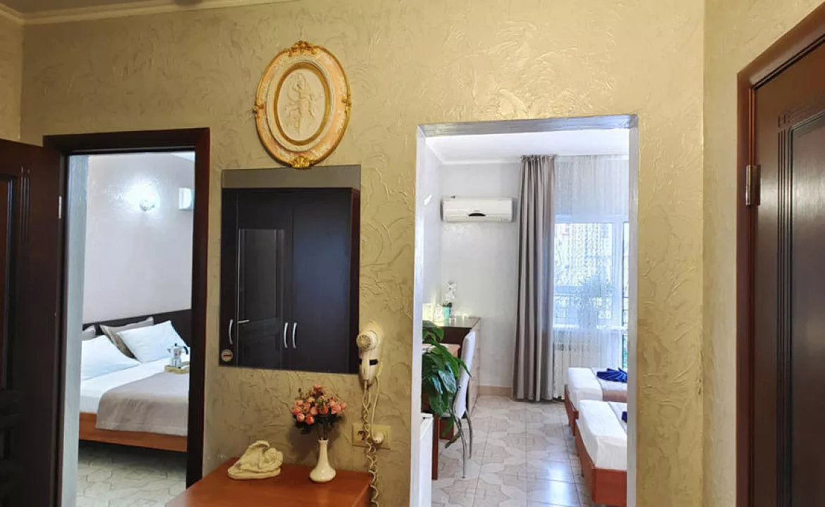 Семейный 2-х Комнатный 4-х местный, с балконом. Отель "Бавария". Витязево