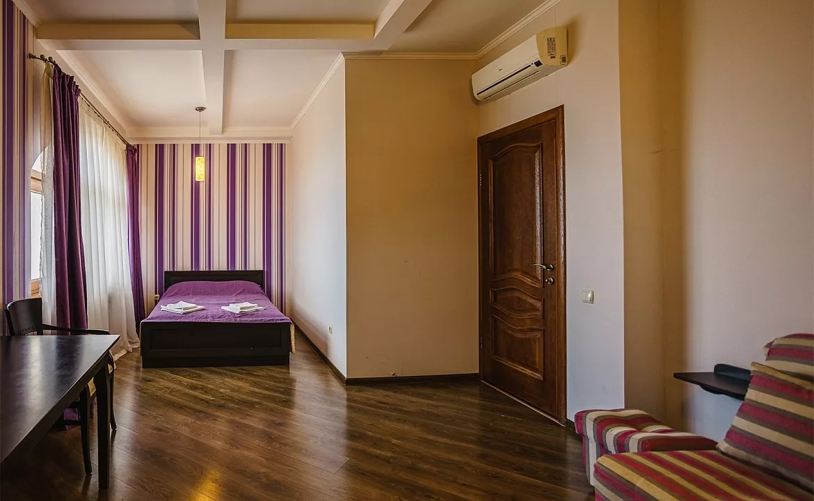 Апартаменты двухкомнатные с террасой 6. Гостевой дом Лиана. Ливадия