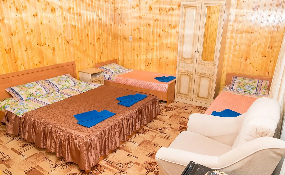 Пятиместный номер класса стандарт со всеми удобствами. Гостевой дом "Ника" - Анапа. Анапа Пятиместный номер класса стандарт со всеми удобствами. Гостевой дом "Ника" - Анапа. Анапа