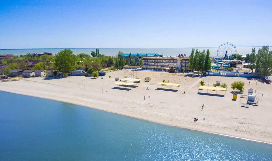 . База отдыха «ВОЛНА». Ейск