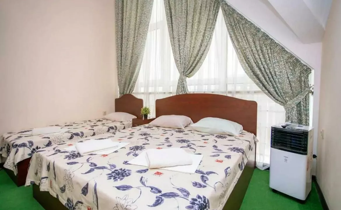 Трёхместный номер бюджетный. Отель Золотые барханы . Витязево Трёхместный номер бюджетный. Отель Золотые барханы . Витязево