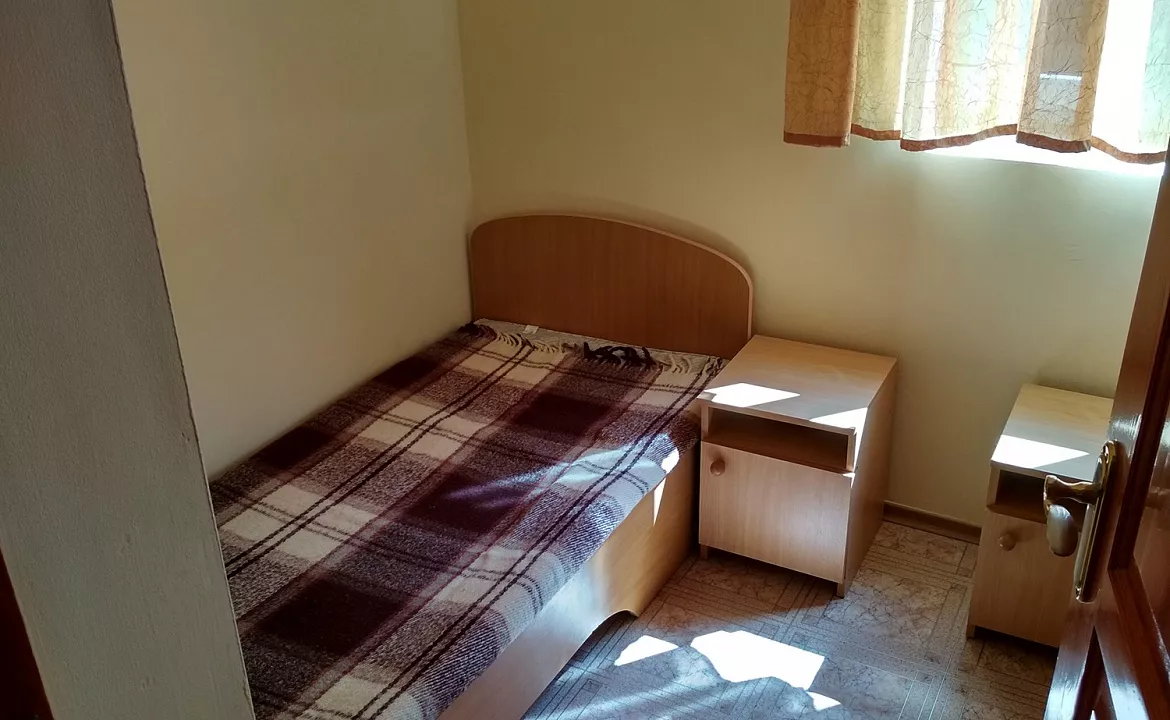 4-х местный стандартный двухкомнатный номер. Гостиница "ВИКТОРиЯ" - Саки. Саки