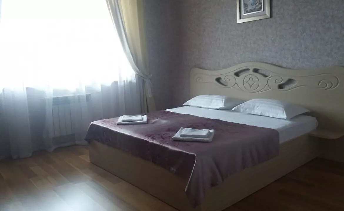 Апартаменты трехкомнатные с отдельным входом на 1 этаже 9. Гостевой дом Лиана. Ливадия