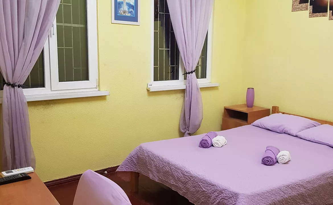 3- местная комната. Гостевой дом Амра. Гудаута
