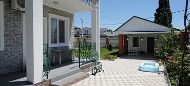 Гостевой дом "Зеленый дворик" - Голубая бухта