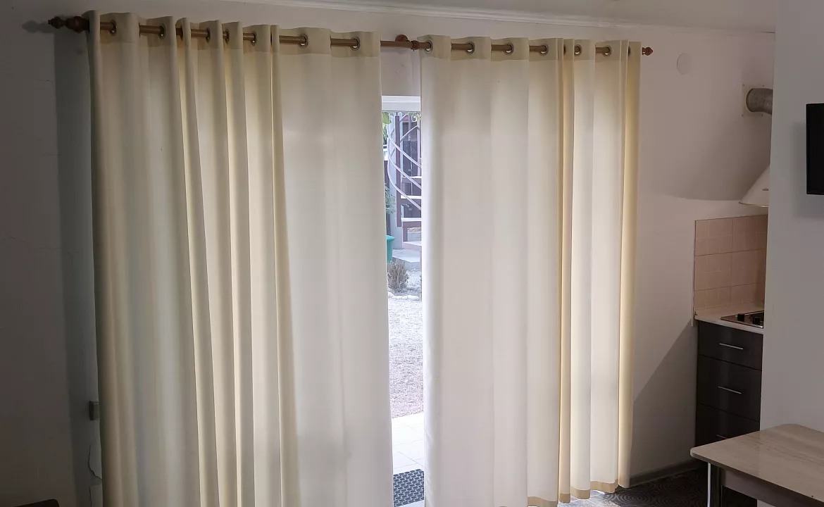 Улучшенный четырёхместный с кухней 2. Гостевой дом Тихий дворик - Орджоникидзе. Орджоникидзе