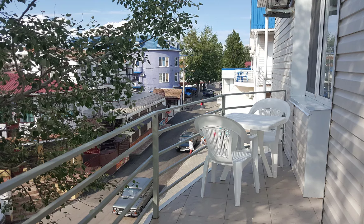 Люкс со смежным балконом 3хместный. Отель АСТОН. Нижнее Джемете